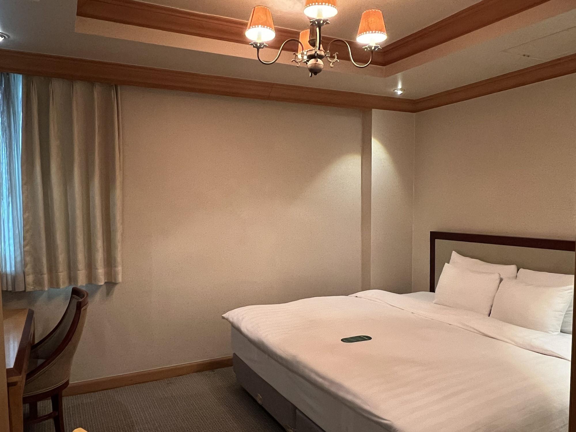 Hotel International Чханвон Экстерьер фото