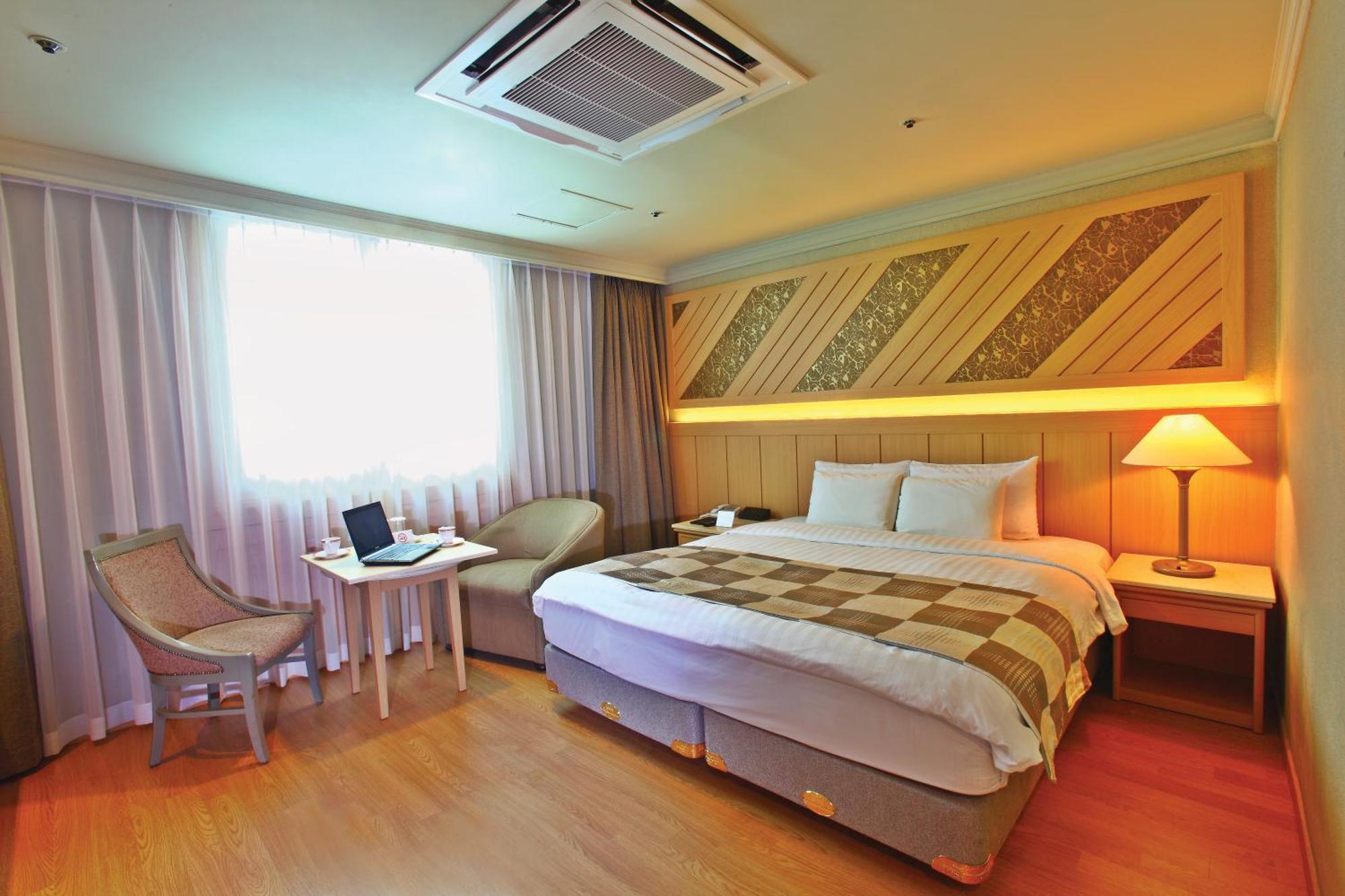 Hotel International Чханвон Экстерьер фото