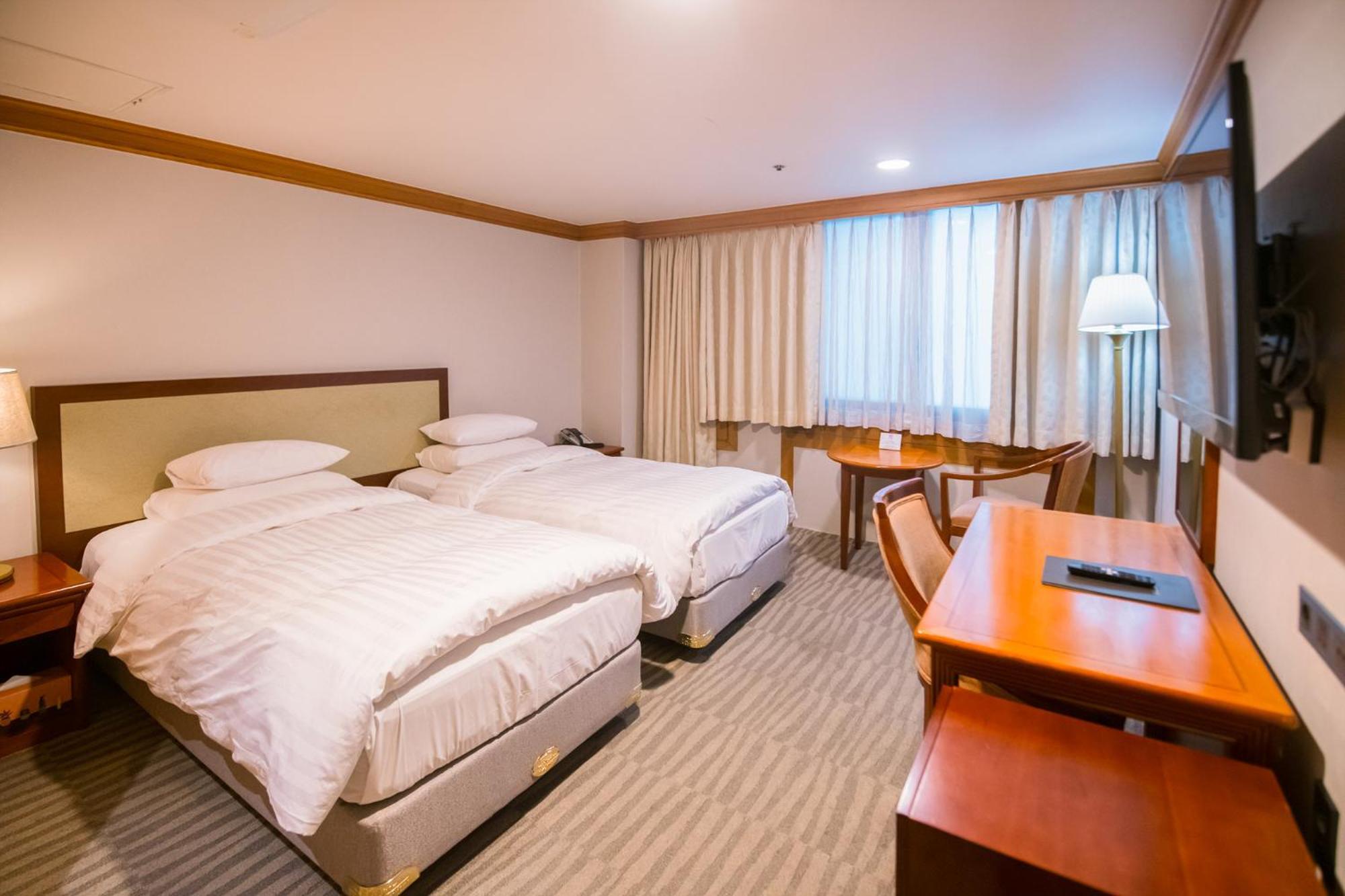 Hotel International Чханвон Экстерьер фото