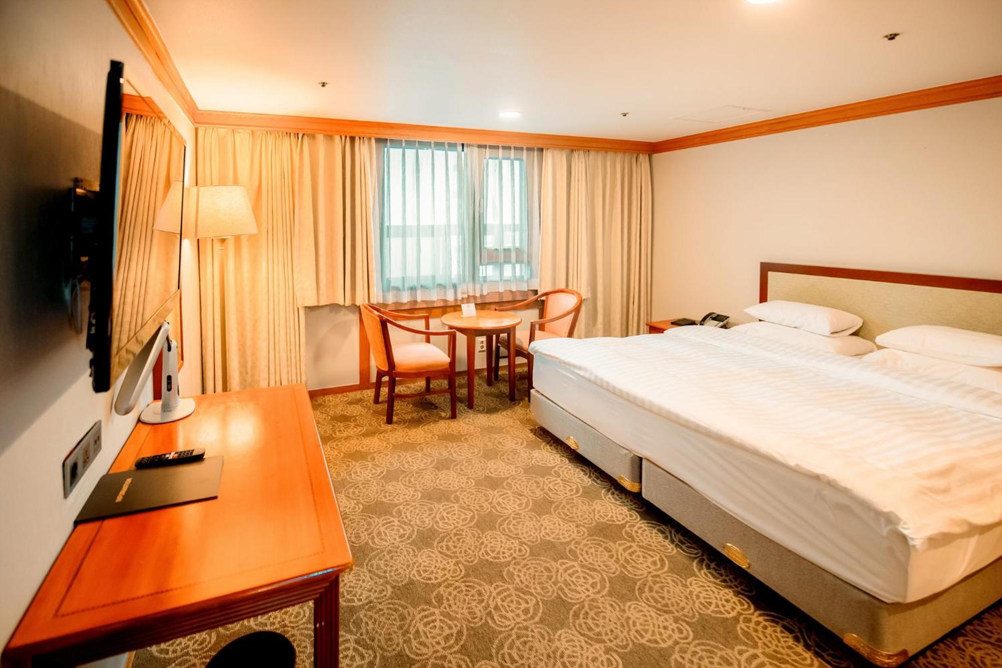 Hotel International Чханвон Экстерьер фото