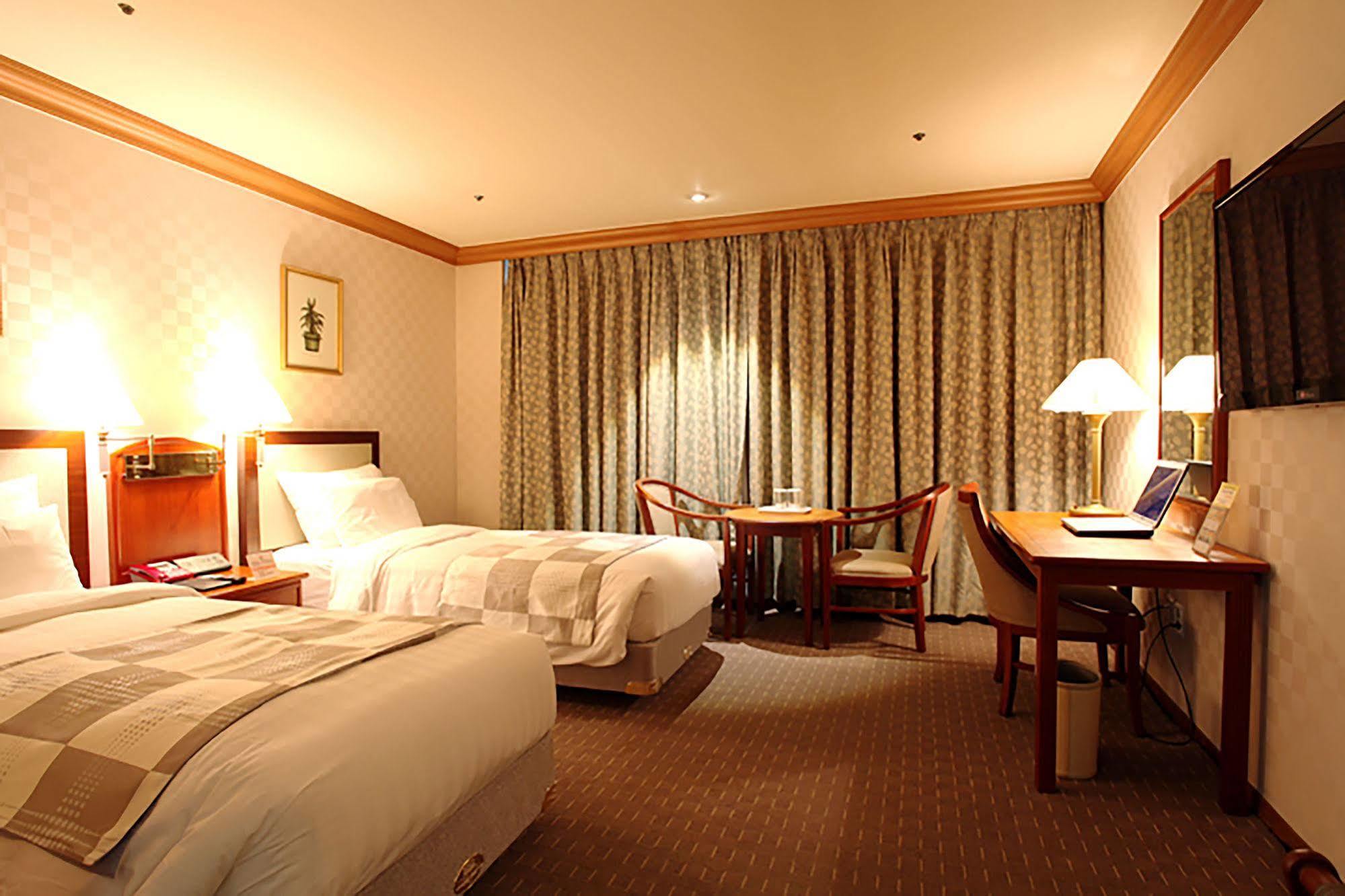 Hotel International Чханвон Экстерьер фото