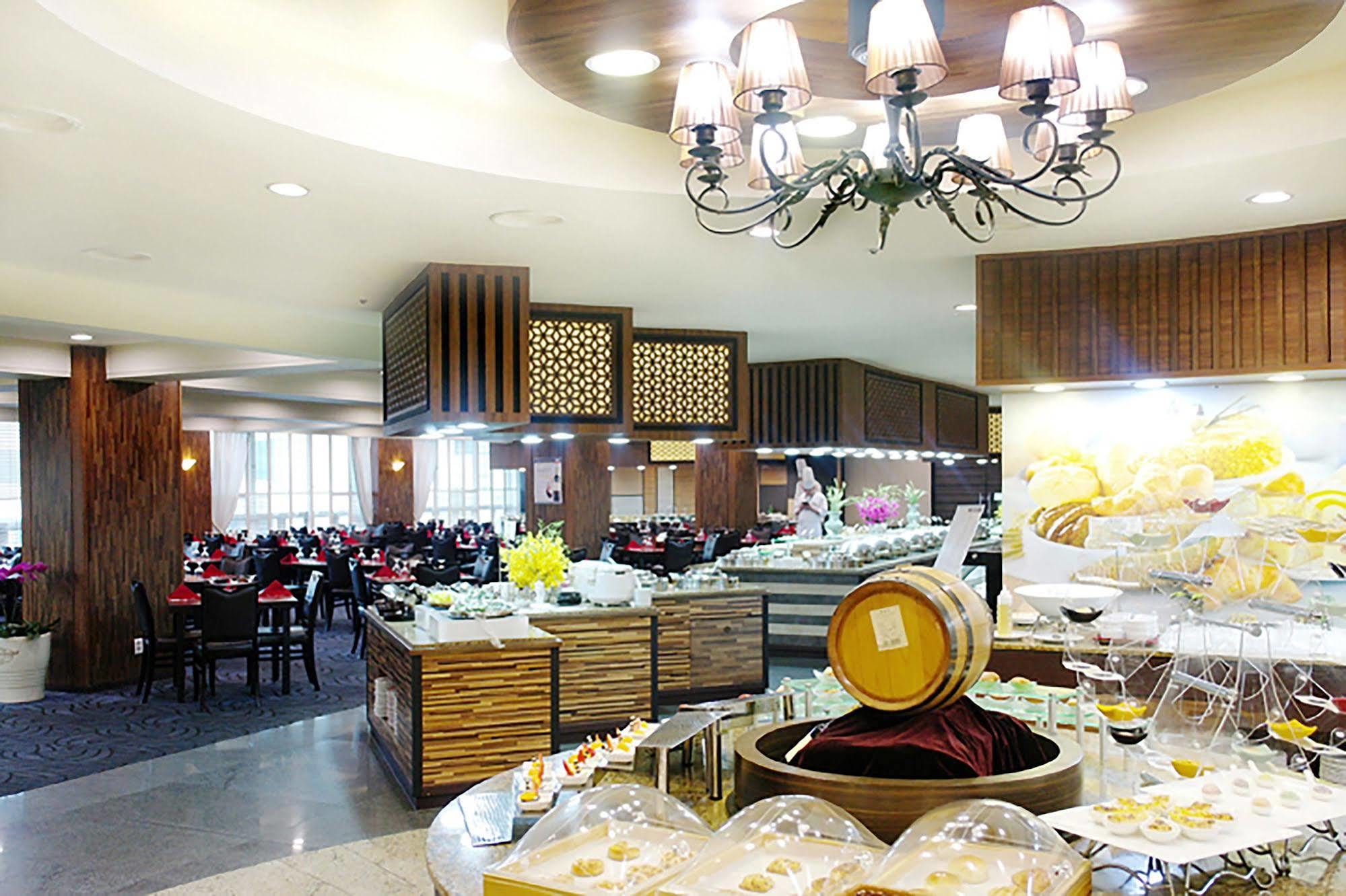 Hotel International Чханвон Экстерьер фото