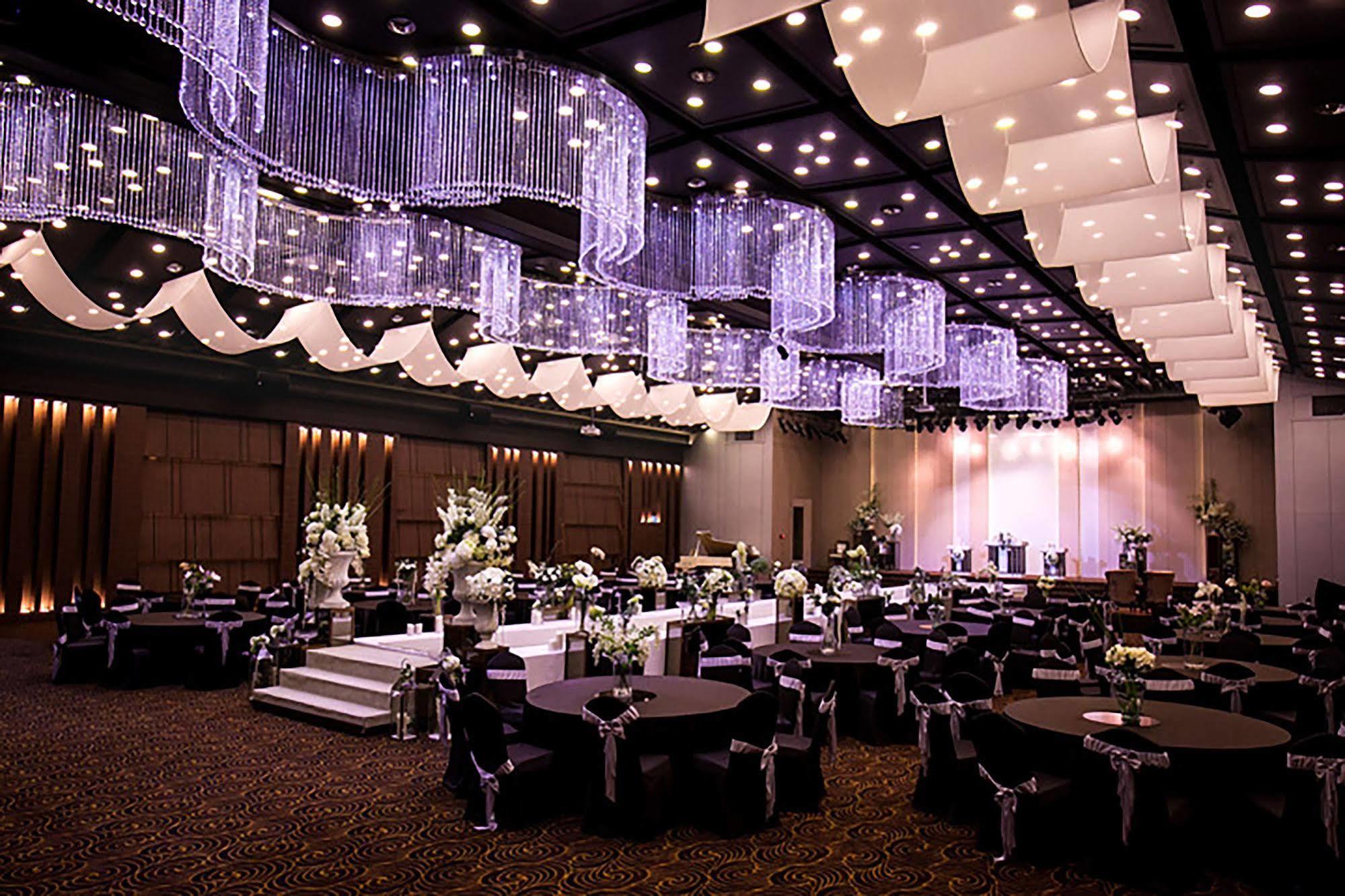 Hotel International Чханвон Экстерьер фото