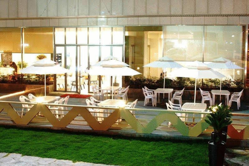 Hotel International Чханвон Экстерьер фото