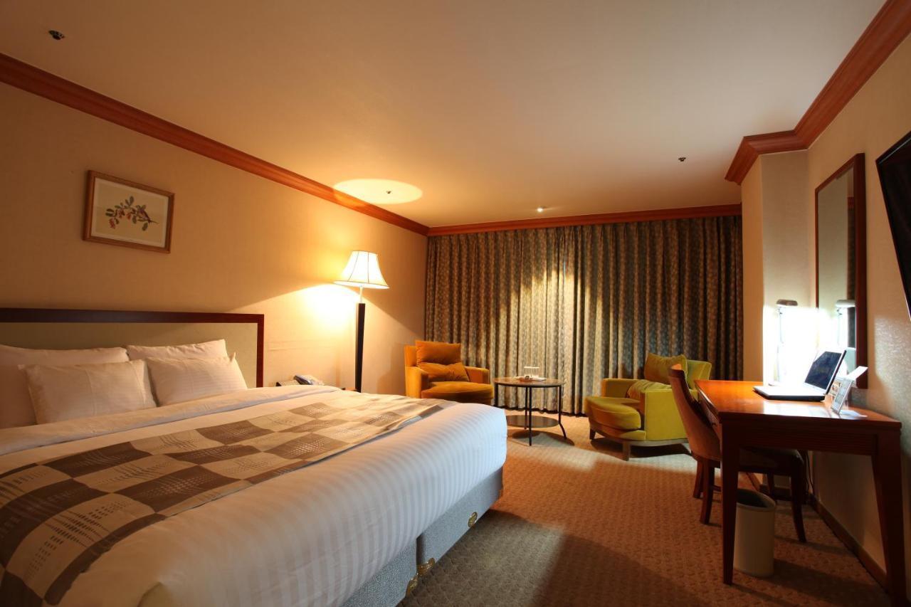 Hotel International Чханвон Экстерьер фото